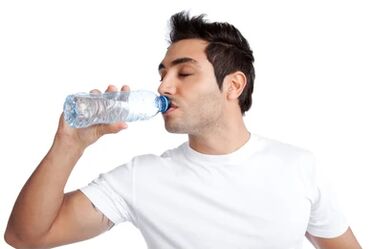 Diabeticii chinuie întotdeauna o sete puternică